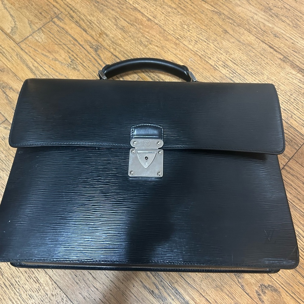 Louis Vuitton Robusto briefcase in Black EPI leather